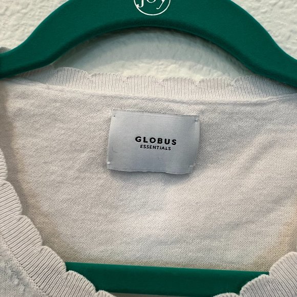 White Blouse with scalloped hemming, size Small - Picture 6 of 6